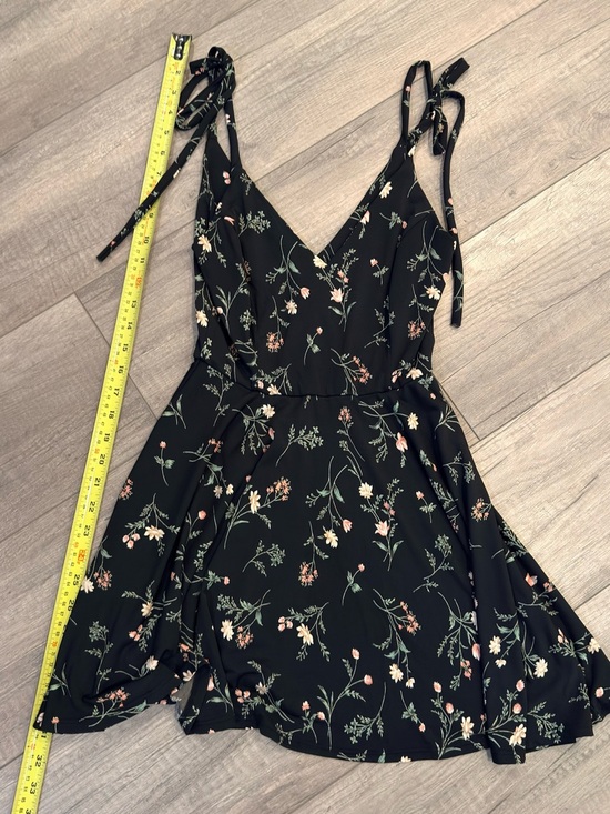 Windsor Dresses & Skirts - Windsor Black Floral V-Neck Dress with Green and Coral Accents